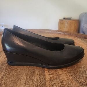 ecco Shape 45 Black Leather Slip-on Wedge Shoe Womens Size 6.5